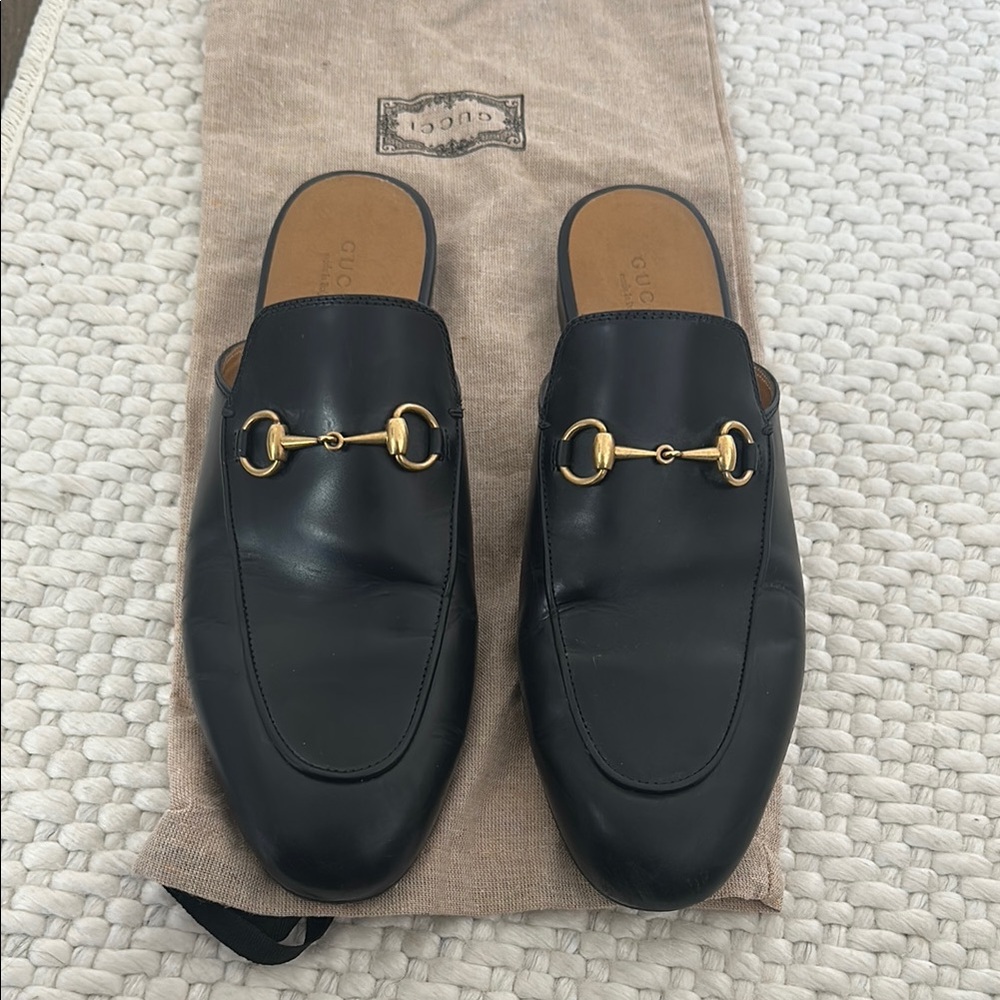 Gucci Black Leather women’s Loafers